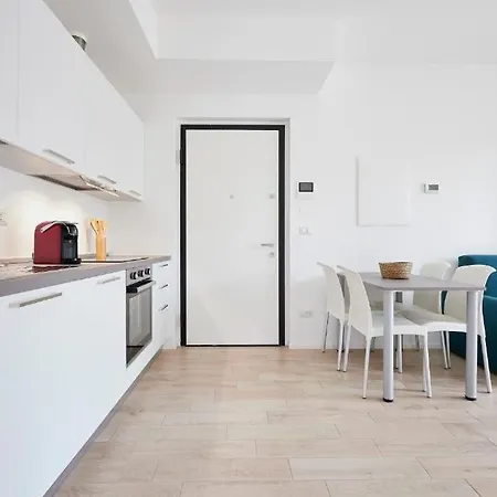Postumia Joy - Sansiro Stadium - San Carlo Hospital Appartement *